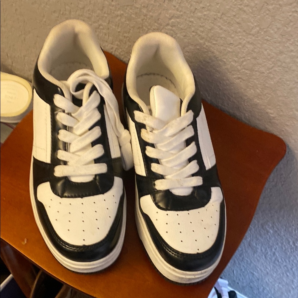 Mata Shoes youth Two-Tone Sneakers